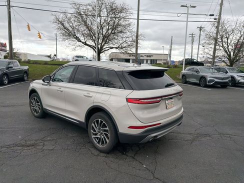 Used 2022 Lincoln Corsair Standard image 8