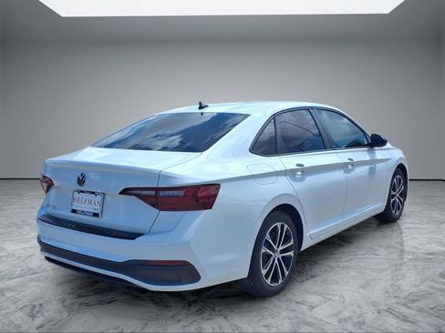 Used 2024 Volkswagen Jetta Sport FWD image 7