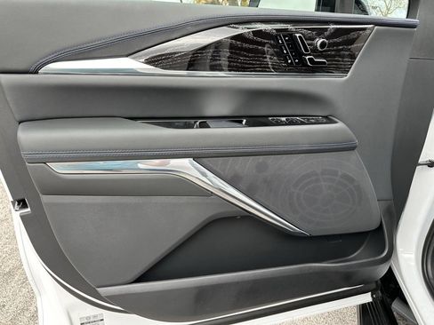 New 2025 Cadillac Escalade IQ Sport 1 w/ LPO, ONYX Package image 34