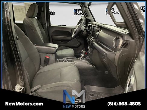 Used 2023 Jeep Gladiator Sport AWD/4WD image 15