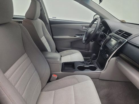 Used 2016 Toyota Camry LE w/ Four Season Floor Mat Package FWD image 21
