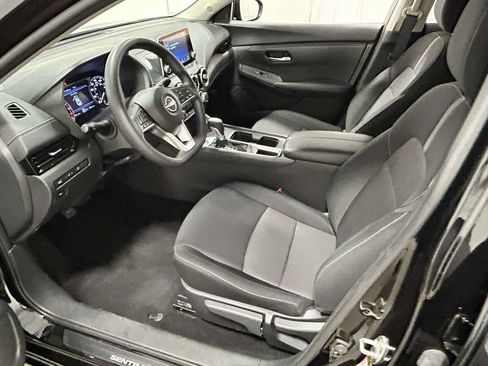 Used 2025 Nissan Sentra SV w/ Trunk Package FWD image 11
