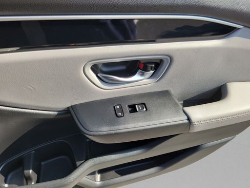 Used 2025 Honda Pilot EX-L image 26