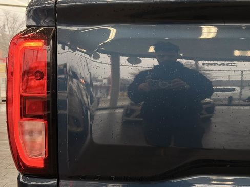 Used 2019 GMC Sierra 1500 4x4 Double Cab w/ Convenience Package image 16