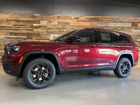New 2025 Jeep Grand Cherokee L Altitude image 21