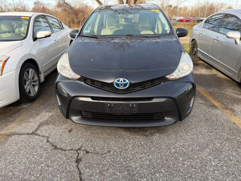 Used 2015 Toyota Prius V Four image 2
