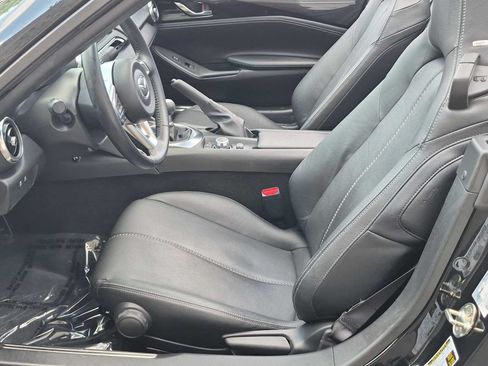Used 2021 MAZDA MX-5 Miata Grand Touring RWD image 18