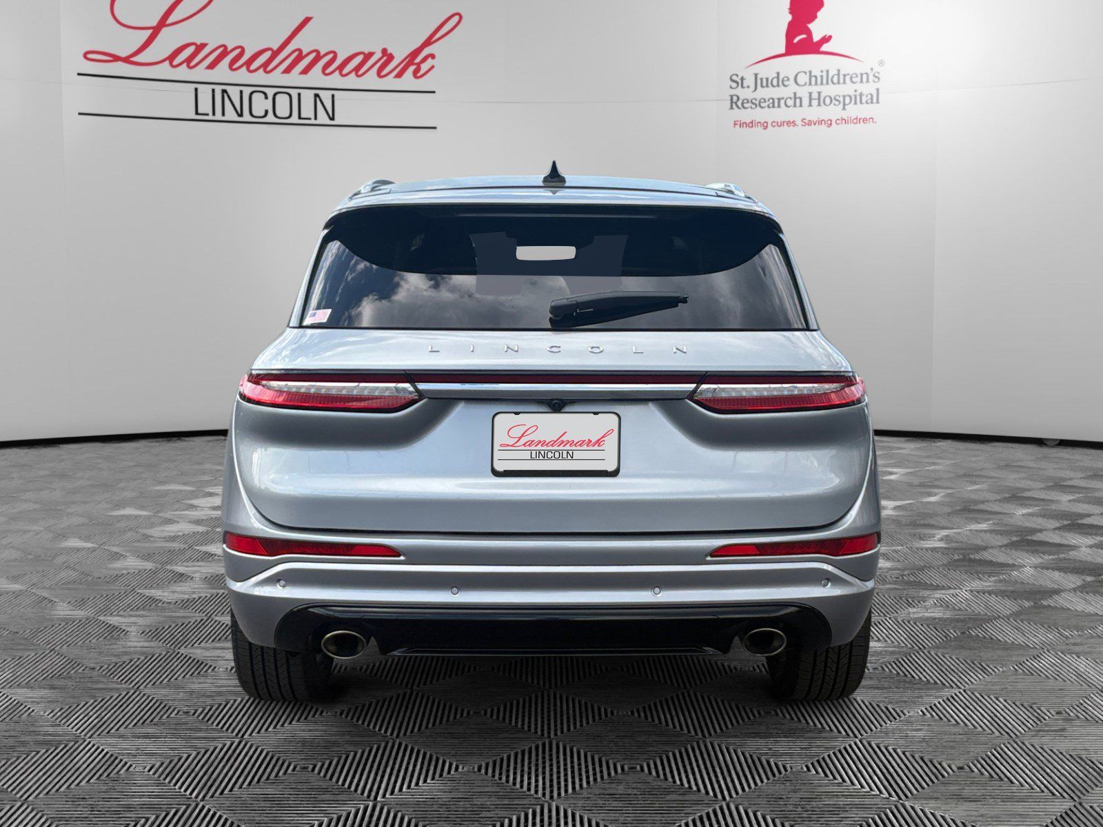Certified 2024 Lincoln Corsair Grand Touring AWD/4WD image 4