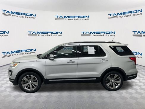 Used 2018 Ford Explorer Limited FWD image 2