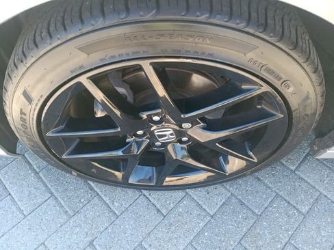 Used 2023 Honda Civic Sport image 8