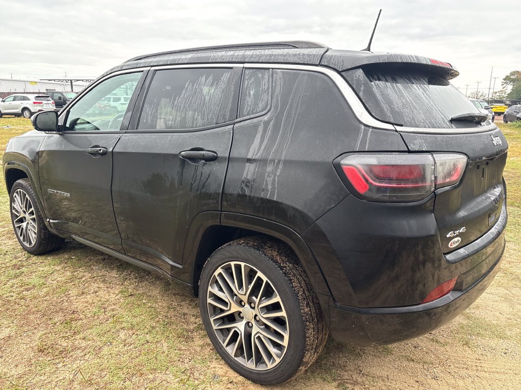 Used 2023 Jeep Compass Limited w/ Elite Group AWD/4WD image 13