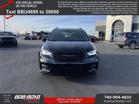 Certified 2025 Chrysler Pacifica Limited image 2