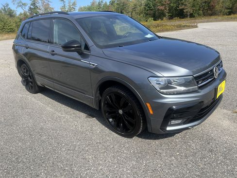Used 2021 Volkswagen Tiguan SE R-Line image 3