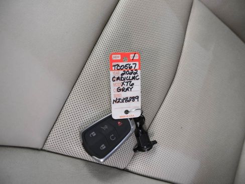 Used 2022 Cadillac XT6 Premium Luxury image 24