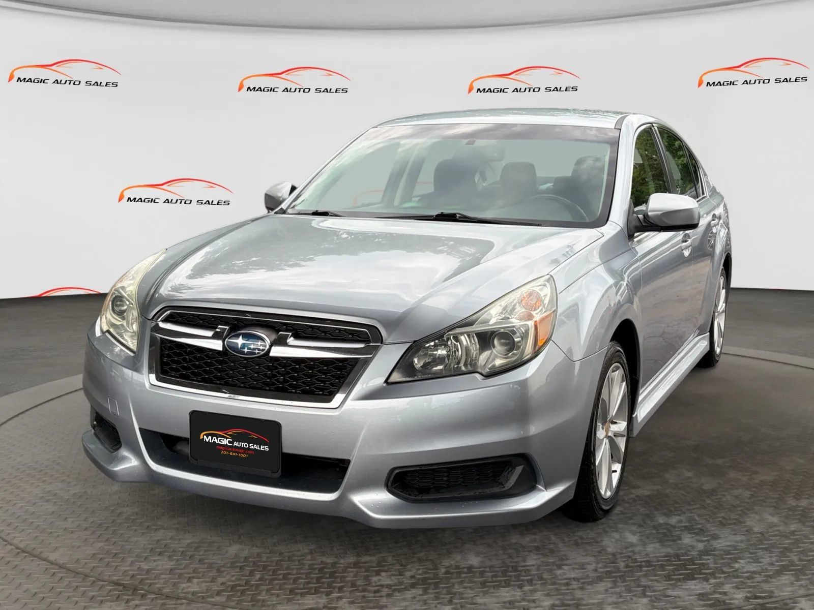 Used 2014 Subaru Legacy 2.5i Premium AWD/4WD image 1