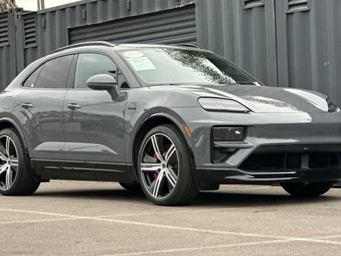Used 2025 Porsche Macan Turbo Electric w/ Premium Package image 10