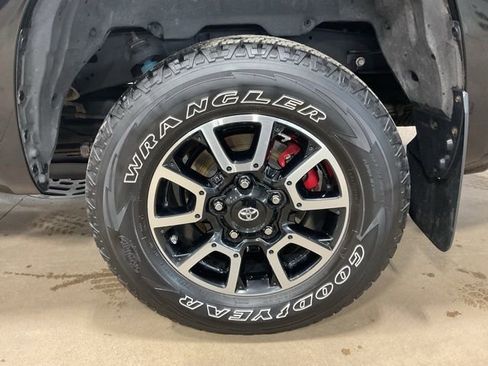 Used 2018 Toyota Tundra SR5 w/ TRD Off Road Package image 7