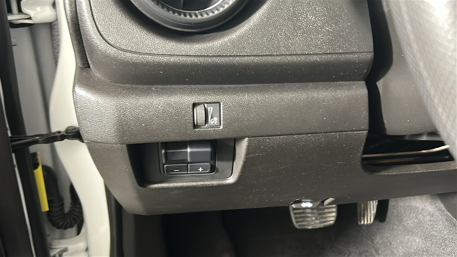 Used 2024 Chevrolet Colorado Trail Boss w/ Advanced Trailering Package AWD/4WD image 23