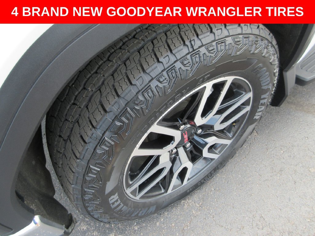 Used 2022 GMC Sierra 1500 SLT w/ SLT Premium Package AWD/4WD image 2