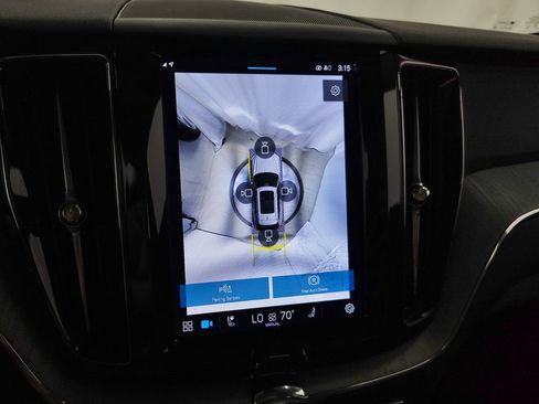 Certified 2025 Volvo XC60 B5 Plus AWD/4WD image 29