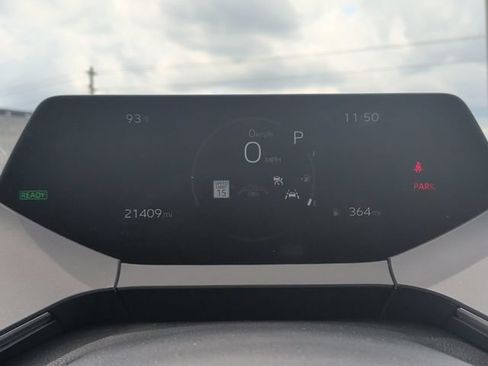 Used 2023 Toyota Prius XLE FWD image 21