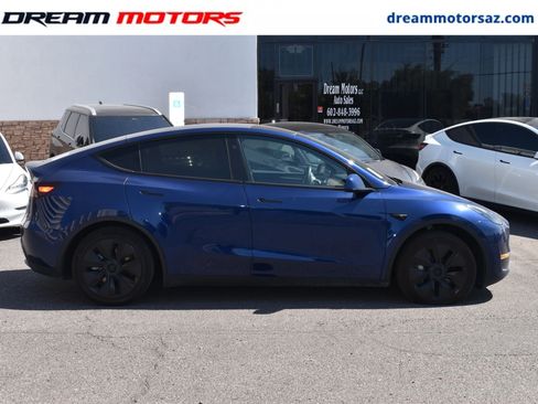Used 2025 Tesla Model Y Long Range RWD image 1