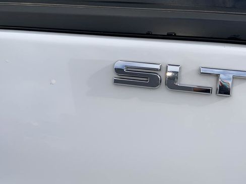 Used 2021 GMC Terrain SLT image 15