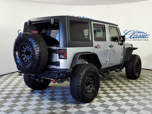Used 2017 Jeep Wrangler Unlimited Rubicon image 24
