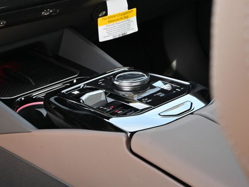 Used 2026 BMW 530i w/ Premium Package RWD image 26