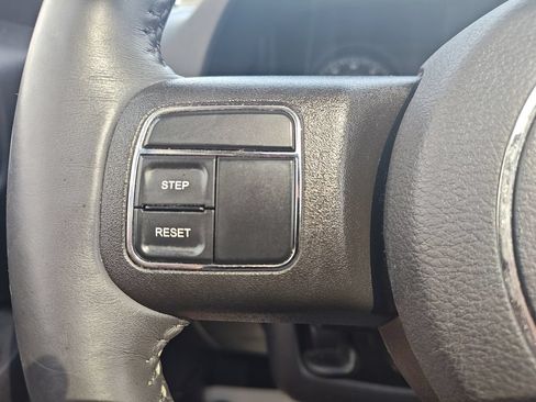 Used 2017 Jeep Patriot High Altitude AWD/4WD image 25