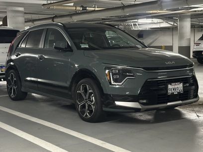 Used 2024 Kia Niro SX Touring