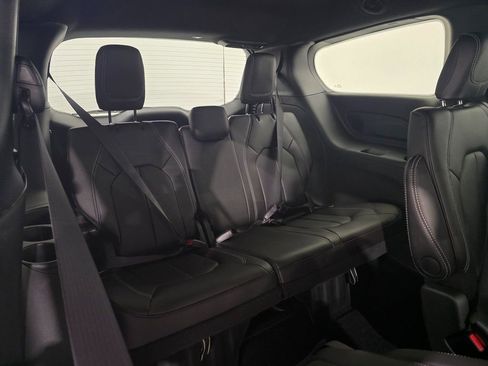 New 2026 Chrysler Pacifica Select image 27