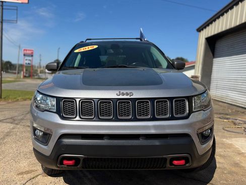 Used 2019 Jeep Compass Trailhawk AWD/4WD image 3