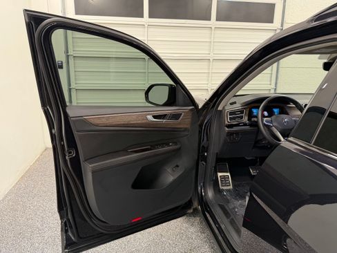 Used 2024 Volkswagen Atlas SEL Premium R-Line AWD/4WD image 19