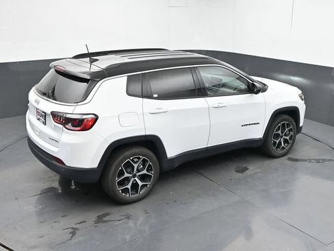 Used 2025 Jeep Compass Limited AWD/4WD image 35