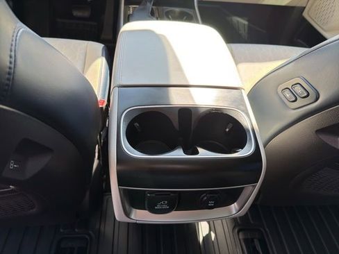 Used 2025 Kia Carnival SX FWD image 24