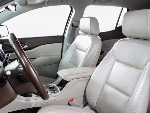 Used 2023 GMC Acadia SLT image 24