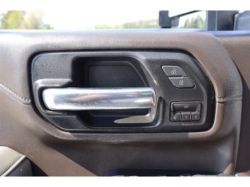 Used 2020 Chevrolet Silverado 2500 LTZ w/ LTZ Premium Package image 30