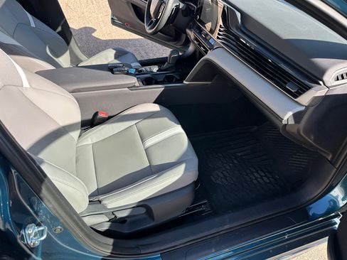 Used 2025 Toyota Camry SE image 22