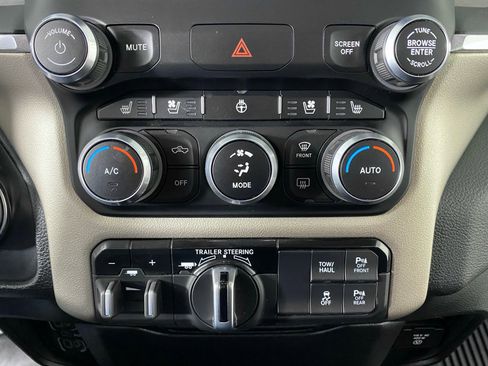 Used 2021 RAM 1500 Laramie AWD/4WD image 31
