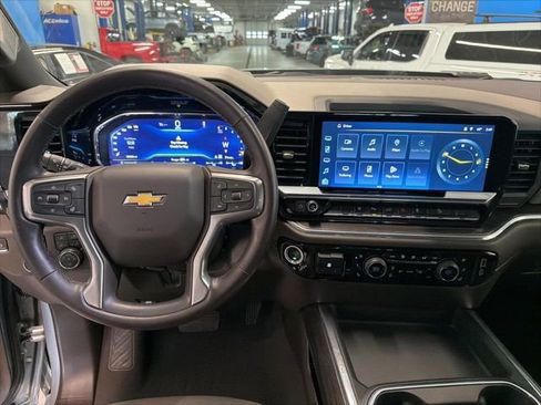 Certified 2024 Chevrolet Silverado 2500 LTZ w/ LTZ Convenience Package image 28