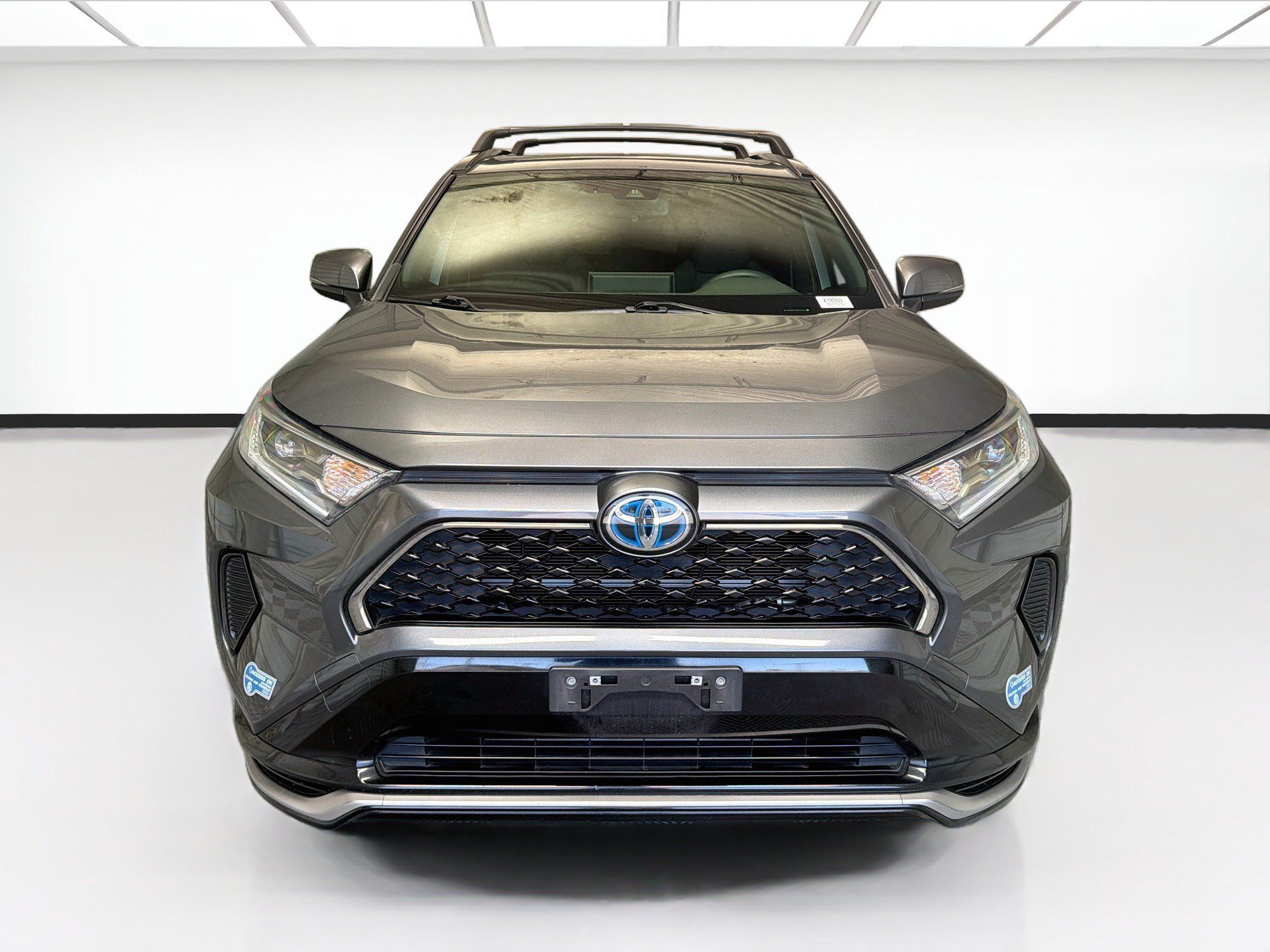 Used 2021 Toyota RAV4 SE w/ Weather & Moonroof Package AWD/4WD image 2