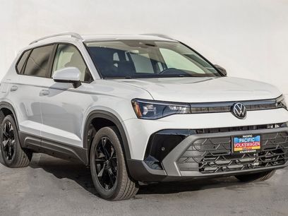 New 2025 Volkswagen Taos SE