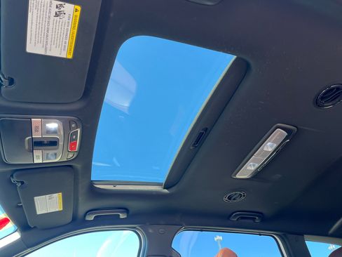 Used 2024 Kia Telluride EX w/ EX Captain's Chair Package image 39