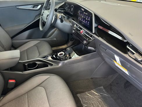 New 2026 Kia Niro Wave FWD image 16