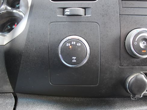 Used 2014 Chevrolet Silverado 2500 LT w/ Snow Plow Prep Package image 29