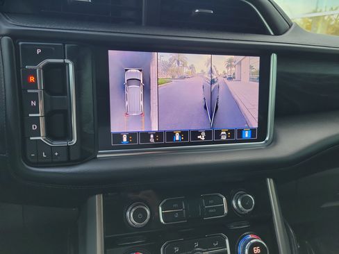 Used 2021 GMC Yukon XL Denali w/ Denali Ultimate Package image 24