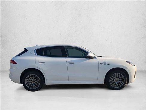 Used 2024 Maserati Grecale GT image 4