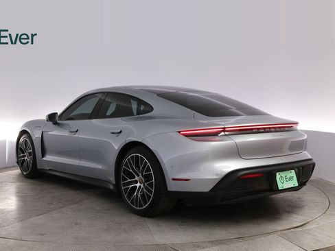Used 2022 Porsche Taycan RWD image 17