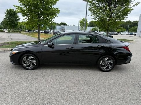 Used 2024 Hyundai Elantra Limited FWD image 8
